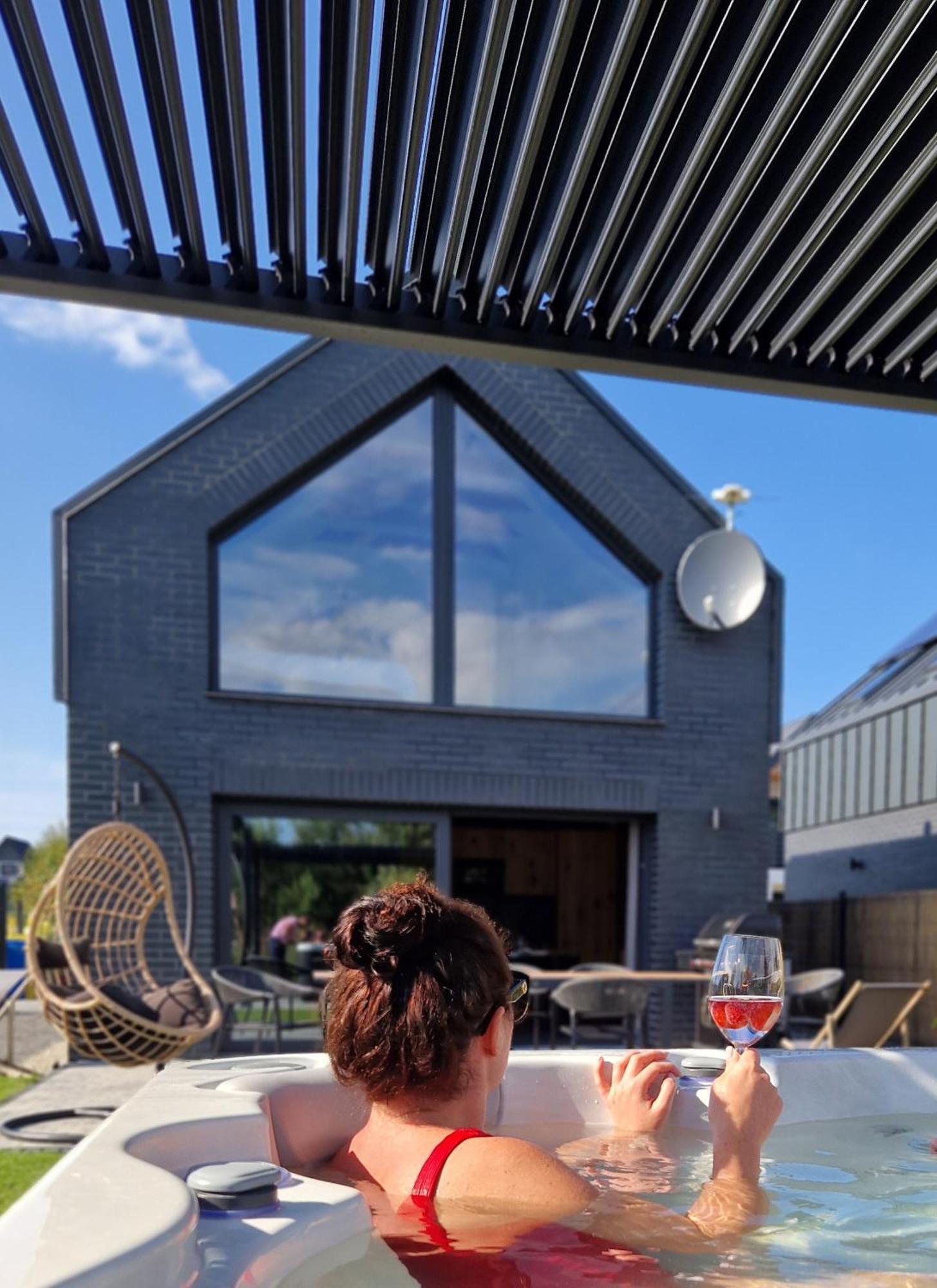 Odnova - Holiday Home With Spa Bobolin Zewnętrze zdjęcie
